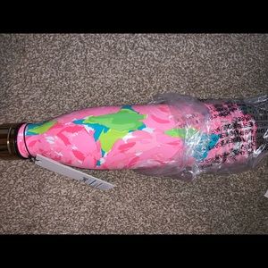 Lilly Pulitzer Swell Bottle. Brand new.